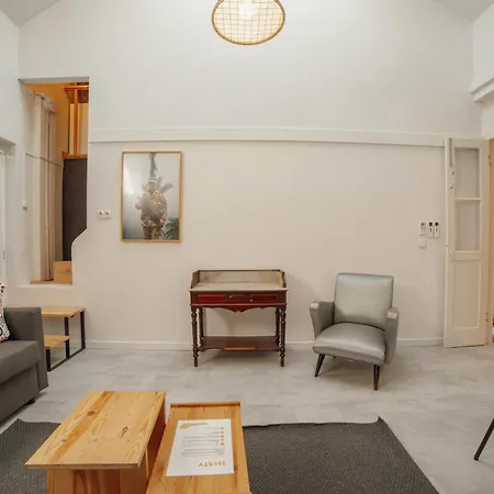 Clerigos Loft By Hosty דירה